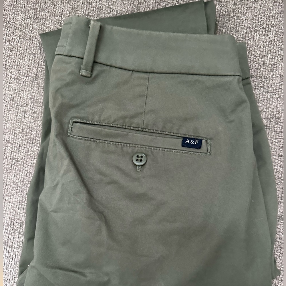 Like new Mens Abercrombie and fitch  olive slim pants